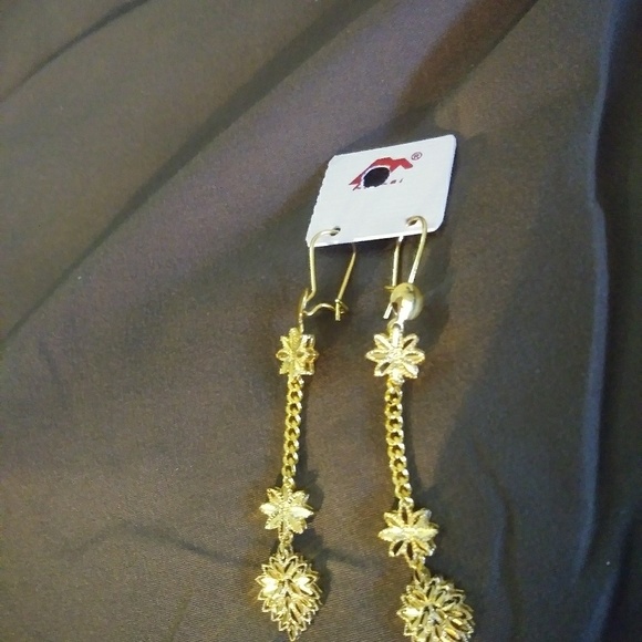 Earrings - Picture 3 of 3